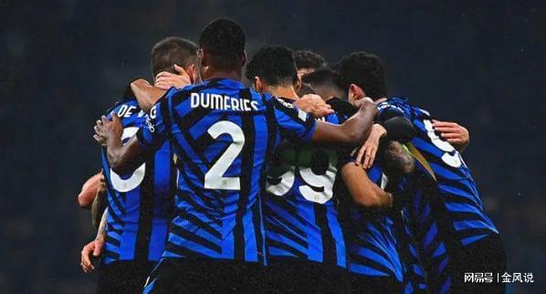 后防线则聚 后防线则聚