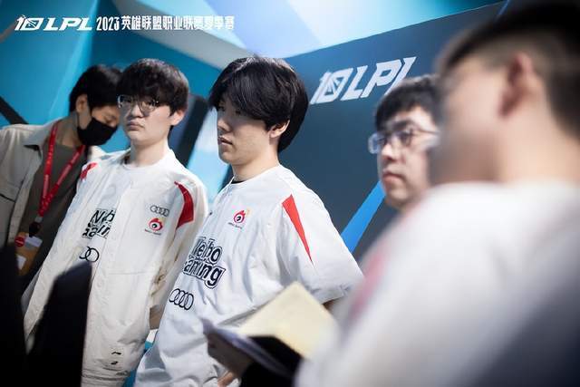 热情支持 热情支持